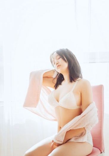 三个人捆着躁我一个_HD在线播放观看
